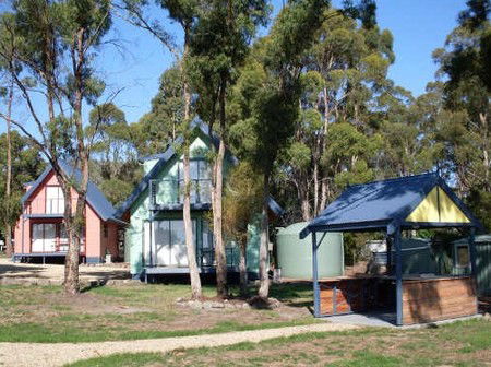 Four Seasons Holiday Cottages - Sydney 4u 4