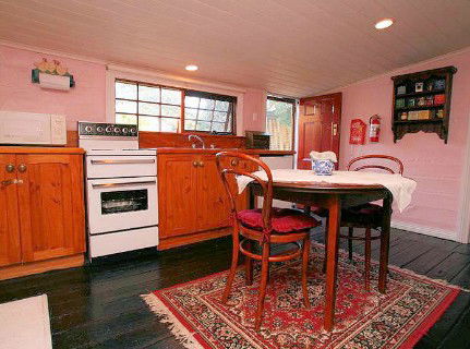 Hollyhock Cottage - Accommodation Sydney 1