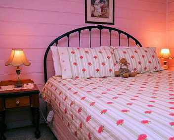 Hollyhock Cottage - Accommodation Sydney 5