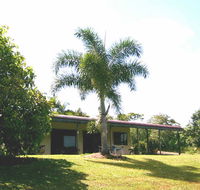 Daintree Mountain View Retreat and Vanilla Beans - Sydney 4u