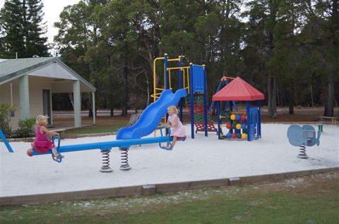 Rainbow Waters Holiday Park - Sydney 4u 6