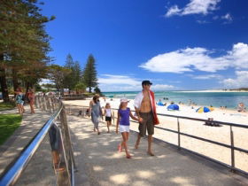 Bells Creek QLD Sydney 4u