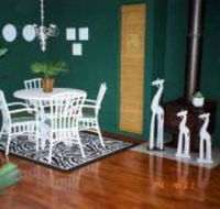 Chalet Chic - Sydney 4u