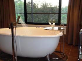 Melawondi Spring Retreat - Accommodation Sydney 0