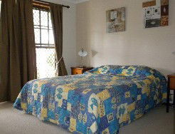 Aunty Mels Dog Friendly Holiday Cottage - Sydney 4u 3