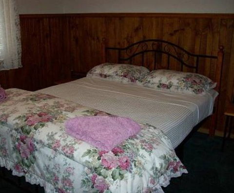 Riverland Holiday Cottage - Sydney 4u 3