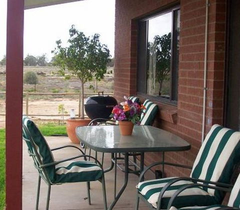 Riverland Holiday Cottage - Sydney 4u 5