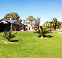 Curlwaa Caravan Park - Sydney 4u