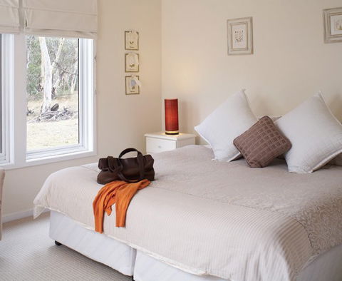 Andreas White House - Sydney 4u 1