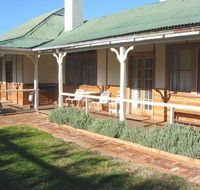 Gundagai Historic Cottages Bed and Breakfast - Sydney 4u