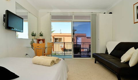 Beach Studio On Bombo - Accommodation Sydney 5