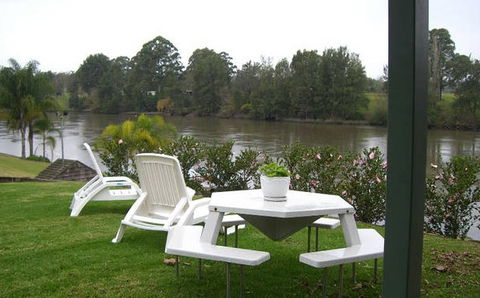 A Spot On The River - Sydney 4u 1