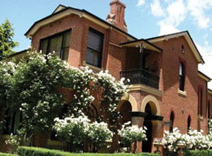 Amazing Country Escapes - Bishops Court Estate Boutique Hotel - Sydney 4u 1