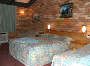 All Travellers Motor Inn - Accommodation Sydney 3