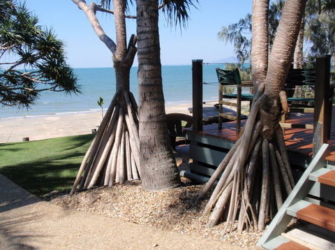 Beachfront Zilzie Holiday Home And Cottage - Sydney 4u 4