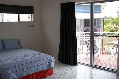 Emu's Beach Resort - Sydney 4u 1