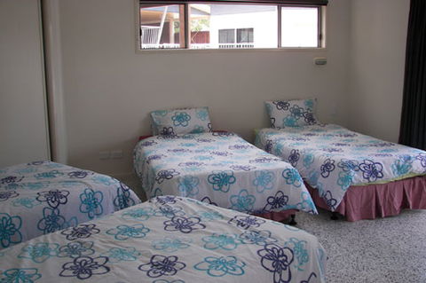 Emu's Beach Resort - Sydney 4u 2