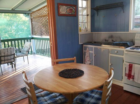 Auckland Street Queenslander - Sydney 4u 2
