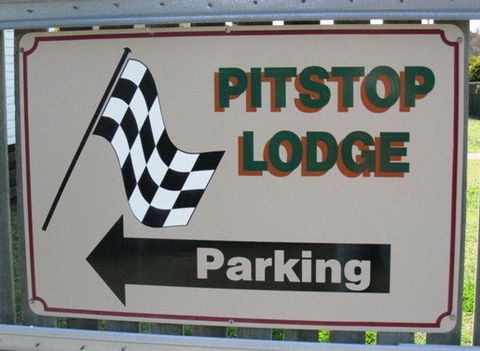 Pitstop Lodge Guesthouse And Bed And Breakfast - Accommodation Sydney 3