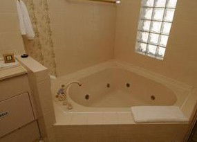 McNevins Warwick Motel And Gunyah Restaurant - Accommodation Sydney 0