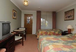 McNevins Warwick Motel And Gunyah Restaurant - Accommodation Sydney 4