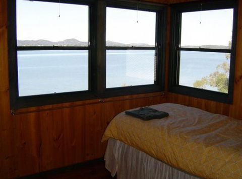 Lamb Island Holiday Cottage - Sydney 4u 1