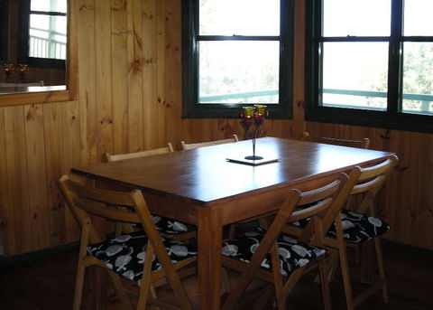 Lamb Island Holiday Cottage - Sydney 4u 4