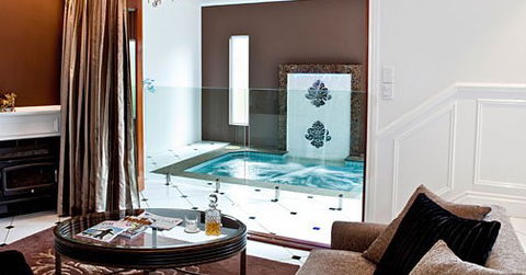 The Castle On Tamborine Spa Retreat - Sydney 4u 4