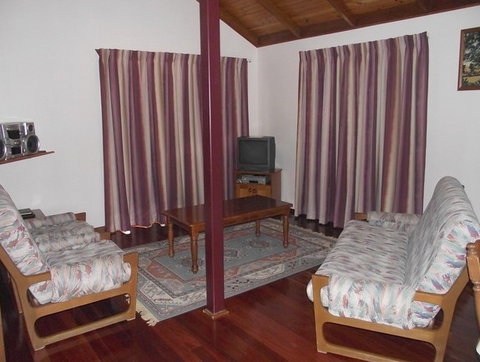 Bunya Views - Holiday Home - Accommodation Sydney 1