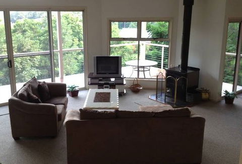 Ravensbourne Escape Kookaburra Kottage - Accommodation Sydney 3