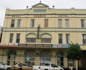 Royal George Motel Hotel - Accommodation Sydney 0