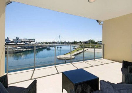 Quality Suites Crest Mandurah - Sydney 4u 4