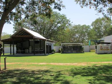 Barcaldine Tourist Park - Sydney 4u 1