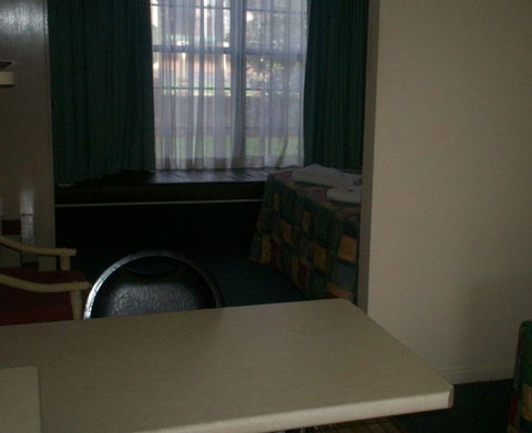 A Raceview Motor Inn - Sydney 4u 0