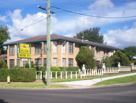 A Raceview Motor Inn - Sydney 4u 1