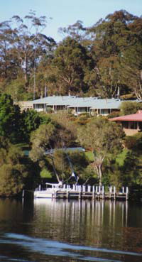 Gipsy Point Luxury Lakeside Apartments - Sydney 4u 0