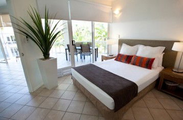 Beaches At Port Douglas - Sydney 4u 3