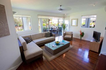 Beaches At Port Douglas - Sydney 4u 5