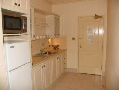 The Lawson Motor Inn - Accommodation Sydney 3