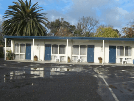 Econo Lodge Hacienda Motel - Accommodation Sydney 2