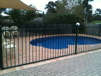 Golden Guitar Motor Inn - Accommodation Sydney 0