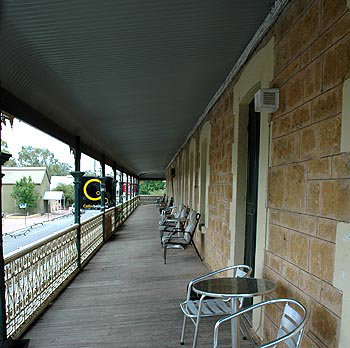 Hotel Mannum - Accommodation Sydney 0