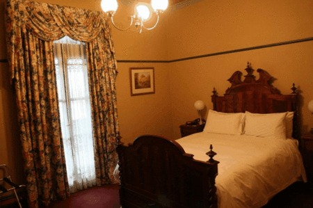 The Yarra Glen Grand Hotel - Sydney 4u 2