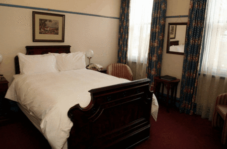 The Yarra Glen Grand Hotel - Sydney 4u 5