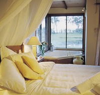 Lake Weyba Cottages - Sydney 4u