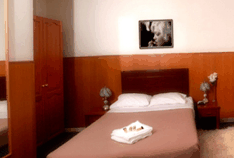 Holiday Lodge - Accommodation Sydney 0