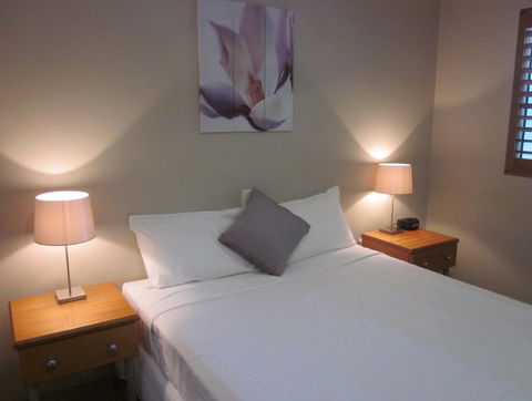 Cosmopolitan Motel And Serviced Apartments - Sydney 4u 4