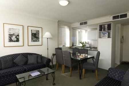The Manor House - Sydney 4u 2