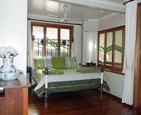 Airlie Waterfront Bed And Breakfast - Accommodation Sydney 2
