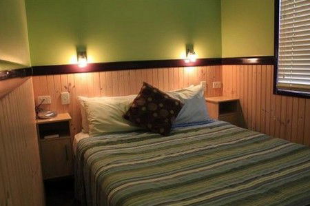 Aussie Outback Oasis Cabin And Van Village - Sydney 4u 1